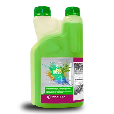 AQUAGEN 2DOSE GREEN TEA отстранява тежки замърсявания и осигурява дълготраен, интензивен аромат на зелен чай.
Формулата е самосъхнеща, не изисква изплакване и е напълно подходяща за всякакви видове миещи се подове.